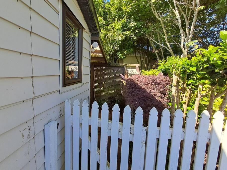 Sweet Guesthouse Waitara Экстерьер фото